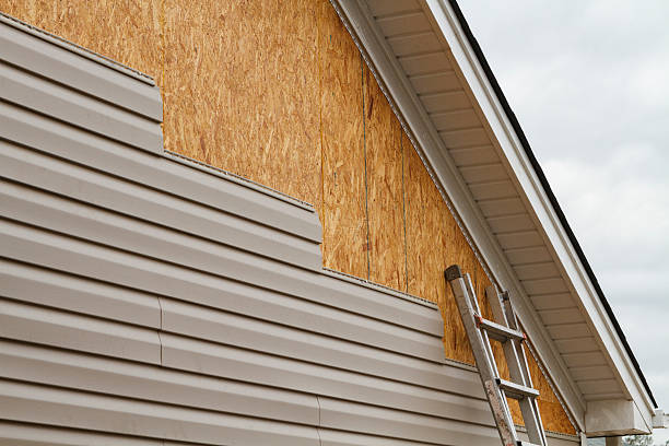 Professional Fiber Cement Siding technician working in Point Lookout, NY